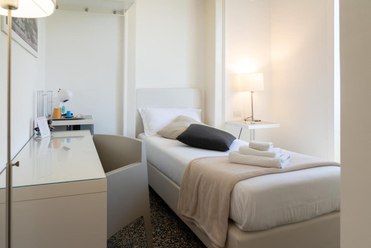 Hotel Le Stanze di Piazza Cairoli Messina Esterno foto