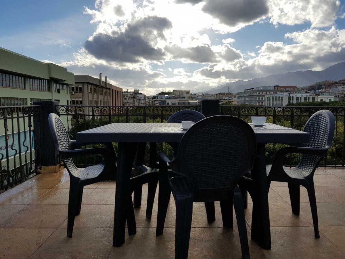 Hotel Le Stanze di Piazza Cairoli Messina Esterno foto