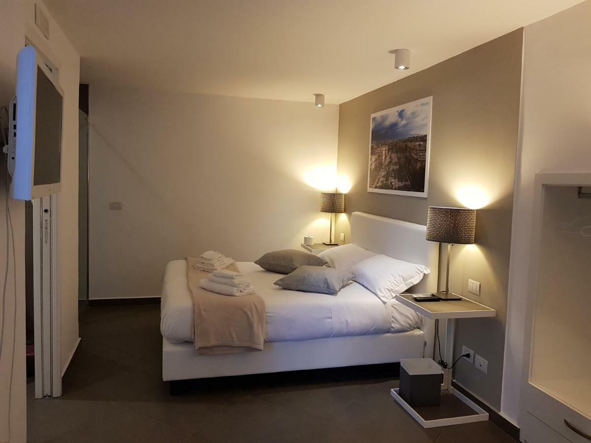 Hotel Le Stanze di Piazza Cairoli Messina Esterno foto